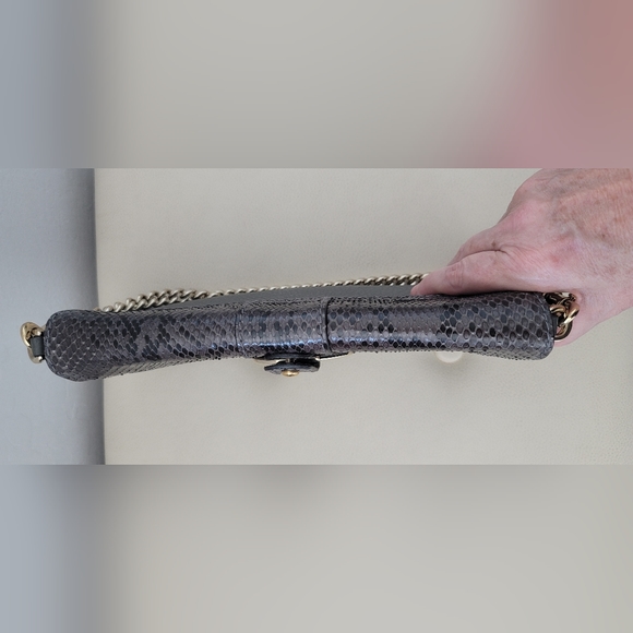 GUCCI GRAY PYTHON GREENWICH CLUTCH WITH SHOULDER STRAP - Picture 11 of 15